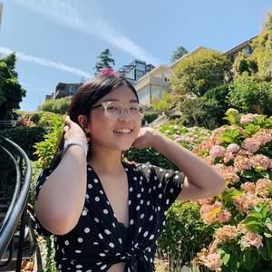 Meet your Posher, Nicole